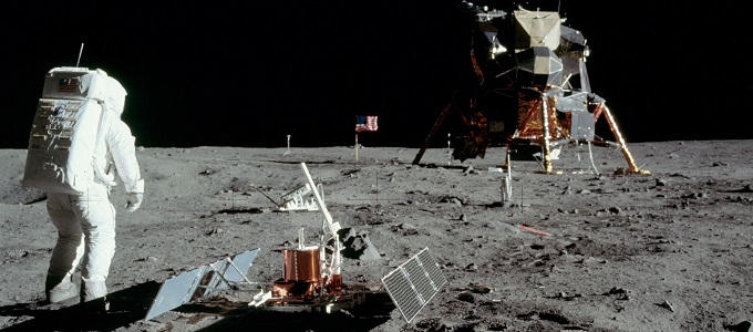 Japán is embert küldene a Holdra