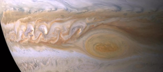 A Jupiter vörös foltja felett repült át a Juno