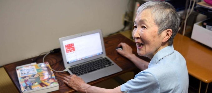 Nyugdíjasoknak készített alkalmazást egy 82 éves programozó