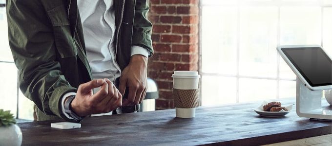 Fizetési funkciót építettek a Fitbit új okosórájába