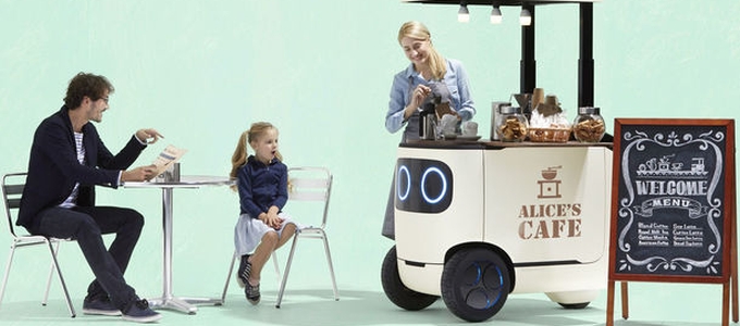 Önállóan közlekedõ hûtõszekrény a Hondától