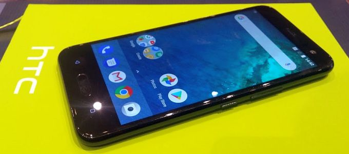 Két új telefonnal jelentkezett a HTC