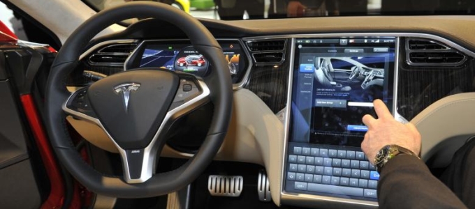 Mesterséges intelligencia chipet készít a Tesla