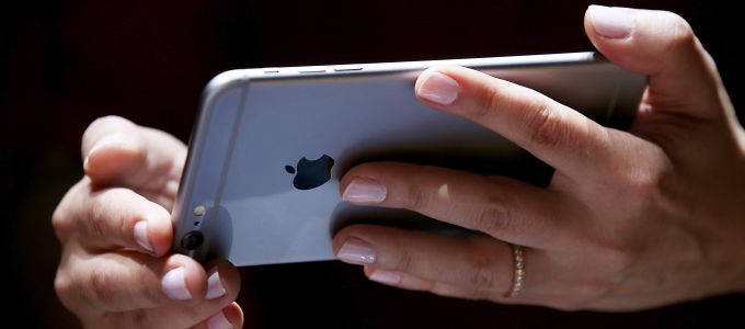 Az Apple lassítja telefonjait, a többiek tagadnak