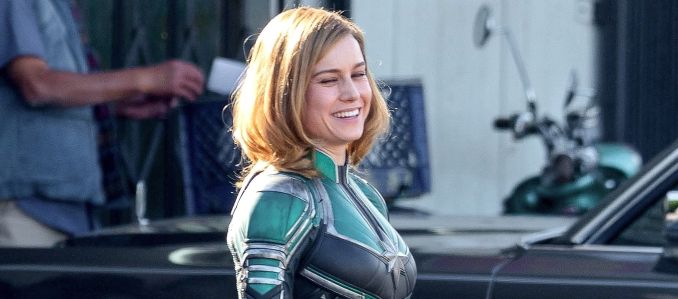 Fura helyen tûnt fel a Marvel új szuperhõsének, a Csodakapitánynak az elsõ logója