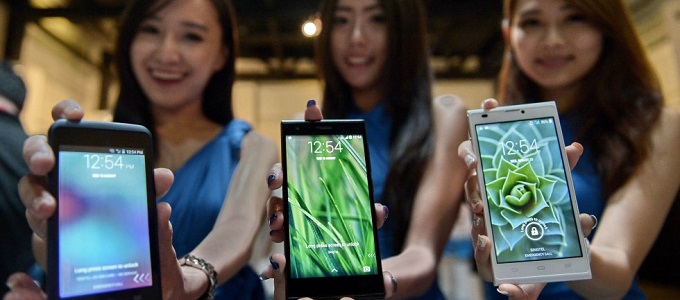 Rekord a Samsungnál, döccent az Apple