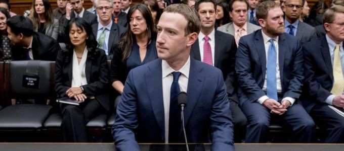 Távoznia kellene Mark Zuckerbergnek?