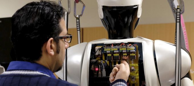 A kevés szakember miatt nem vesznek robotokat a cégek