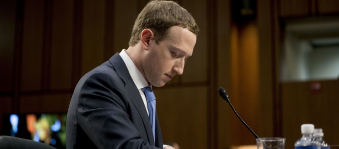 52 céggel osztott meg adatokat a Facebook