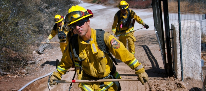 USA - oltás közben korlátozták a tûzoltók internetforgalmát
