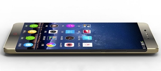 Két kijelzõvel jön a Nubia okostelefonja