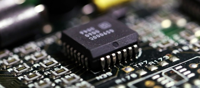 Manipulált chipekkel kémkednek a kínaiak