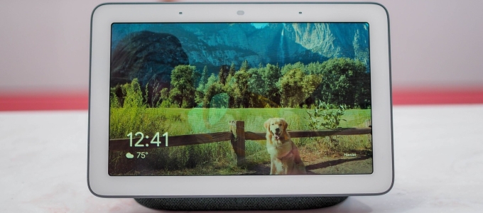 Kijelzõs okoshangszóróval jelentkezett a Google