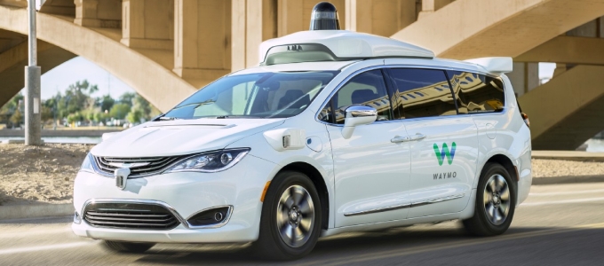 Autóipari befektetõket keres a Waymo