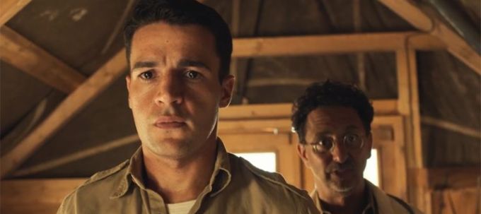 Elõzetes érkezett a George Clooney-val készített 22-es csapdája minisorozathoz