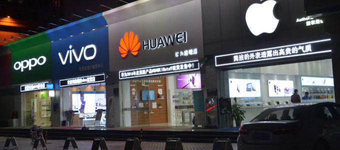 Hat éve a legkevesebb okostelefon fogyott az idei elsõ negyedévben Kínában