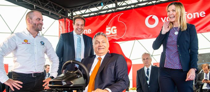 Elindította Magyarország elsõ élõ, állandó 5G bázisállomását a Vodafone