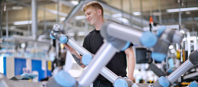 Meredeken nõ a kollaboratív robotikai iparág mérete