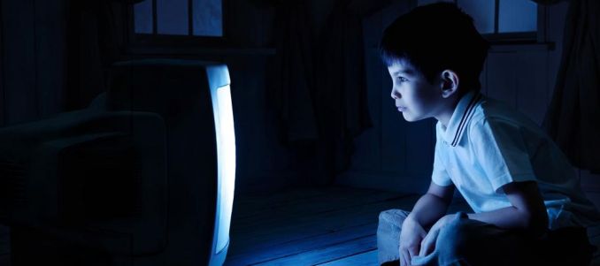 Nyár végétõl itthon a hagyományos tévécsatornákon is nézhetünk pornót