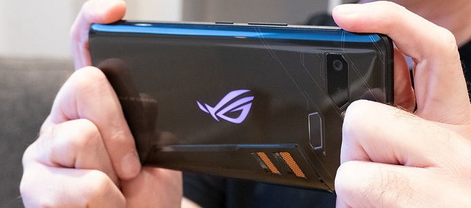 Új chipet kap az Asus játékos-telefonja