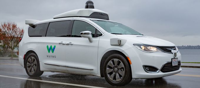 Több milliárd dollárt kap befektetõktõl a Waymo