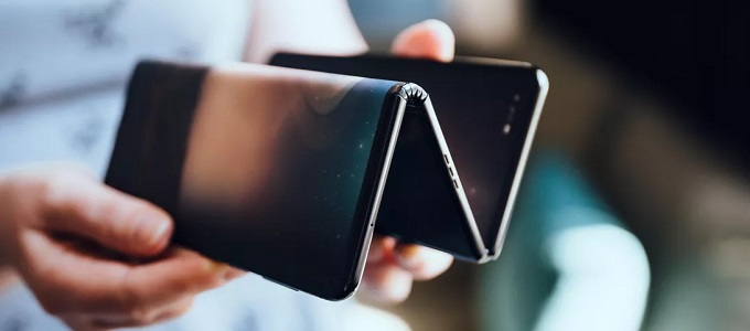 A szoftver fogja vissza a hajlítható telefonokat