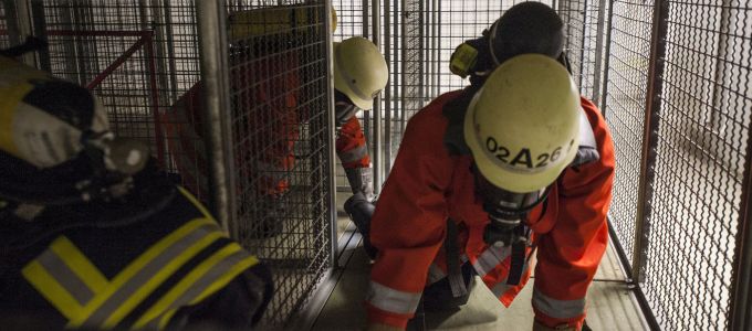 Helyzet­meghatározó rendszer bajba jutott mentõ­csapatoknak