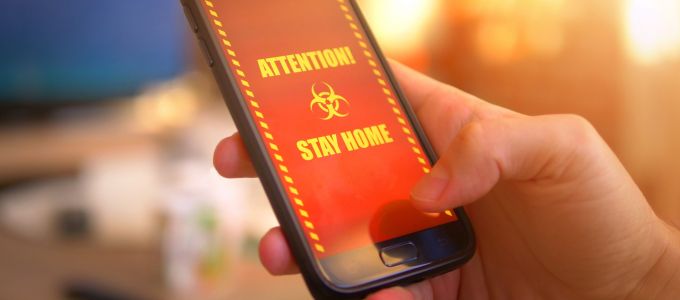 Az EU mobilapplikációk segítségével lazítana a koronavírus miatti korlátozásokon