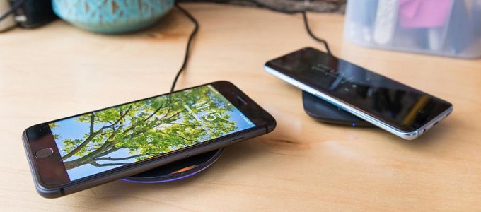 Jönnek a 100 wattos gyorstöltõk