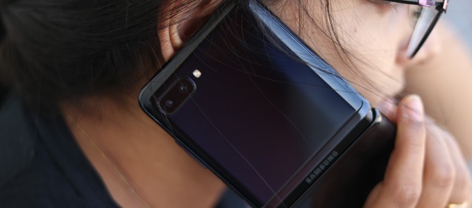 10 millió hajlítható telefont adnak el jövõre