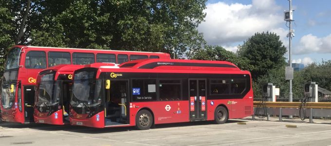 Virtuális erõmûként használják a buszgarázsban lévõ jármûvek akkumulátorait
