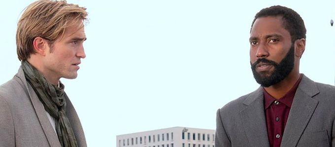 Nagy robbanással és egy kellemes meglepetéssel nyitottak a mozik