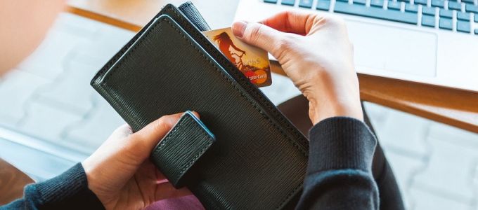 Online kevésbé jellemzõk az impulzív vásárlások