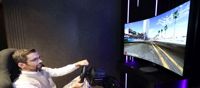 Hajlítható OLED-kijelzõ az LG-tõl