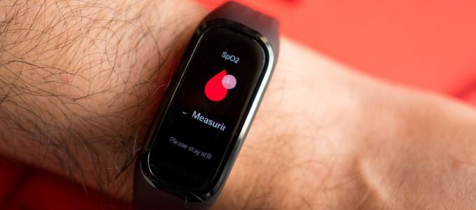 Fitneszkarkötõt dobott piacra a OnePlus