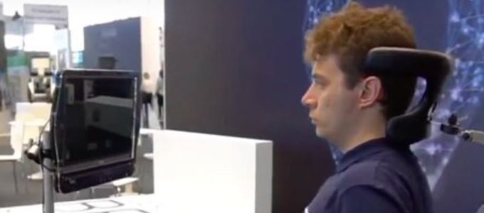 Szemmel irányítható kerekes szék