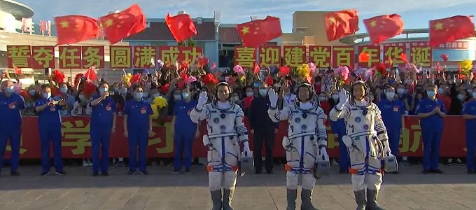 Ûrhajósok indultak a kínai állomásra