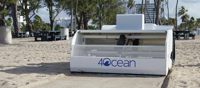 Kitakarítja a strandokat egy új robot