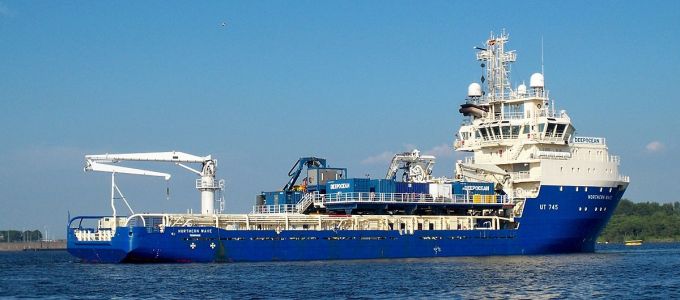 Optikai kábelt fektetnek végig az orosz északi sarkvidéken