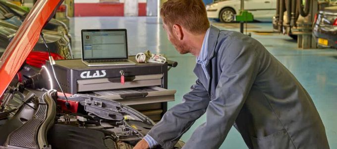 Illegális szoftverekkel dolgoztak zalai és Vas megyei autószerelõk