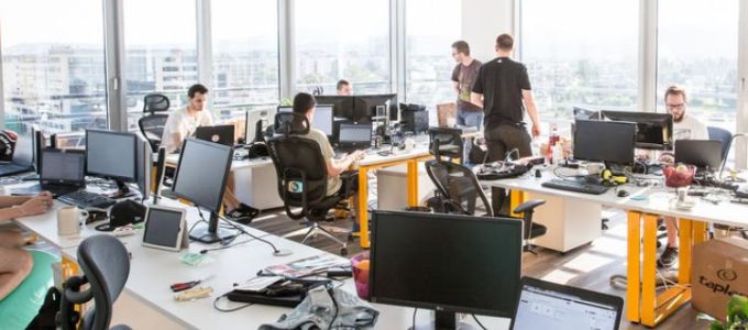 Egy indiai tech-óriás felvásárolja a magyar Starschemát