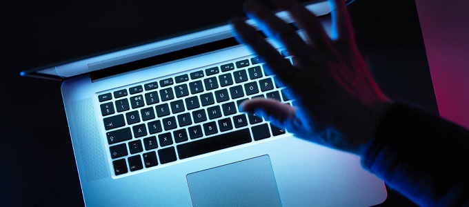 Szabályoznák az online pornót a britek