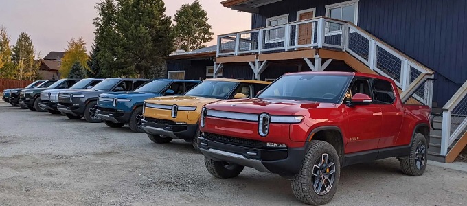 Tovább csúsznak a Rivian-elõrendelések