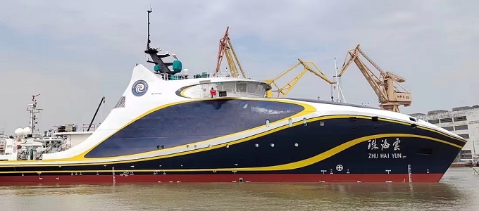 Elkészült az elsõ kínai drónhordozó