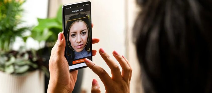 Fizetés akár egy mosollyal is