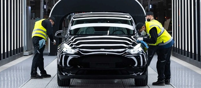 Csúsznak a Tesla leszállításai