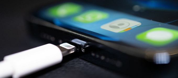 Átáll az USB-re az Apple