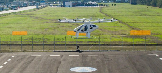 Az elsõ európai Vertiporton teszteli légitaxijait a Volocopter