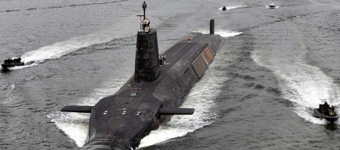 Ragasztóval javították meg a brit atom-tengeralattjárót