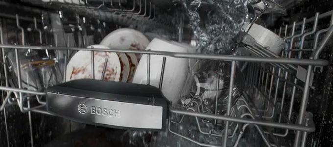 A Bosch szerint új mosogatógépeit nem lehet rosszul megtölteni